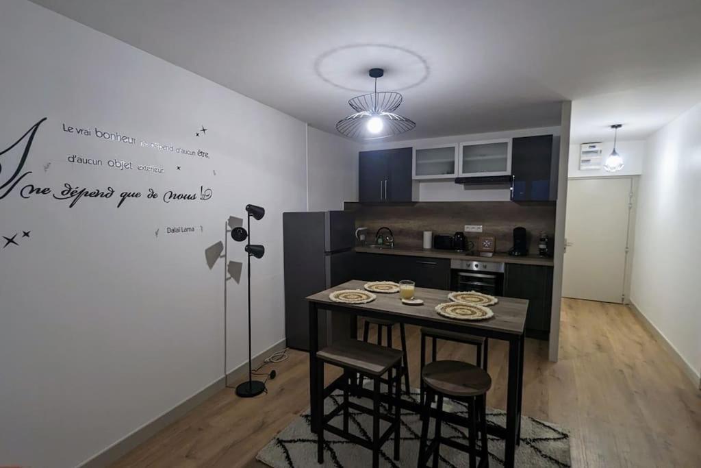 Zen Home - Appartement Jusqu'A 4 Voyageurs 낭투아 외부 사진
